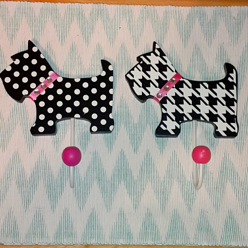 2 adorable dog wall hooks black & white& pink